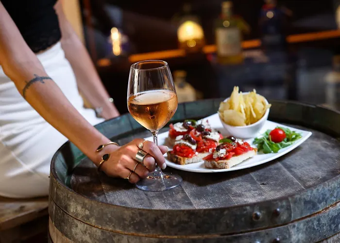 Apart-hotel Ellul Living 4*