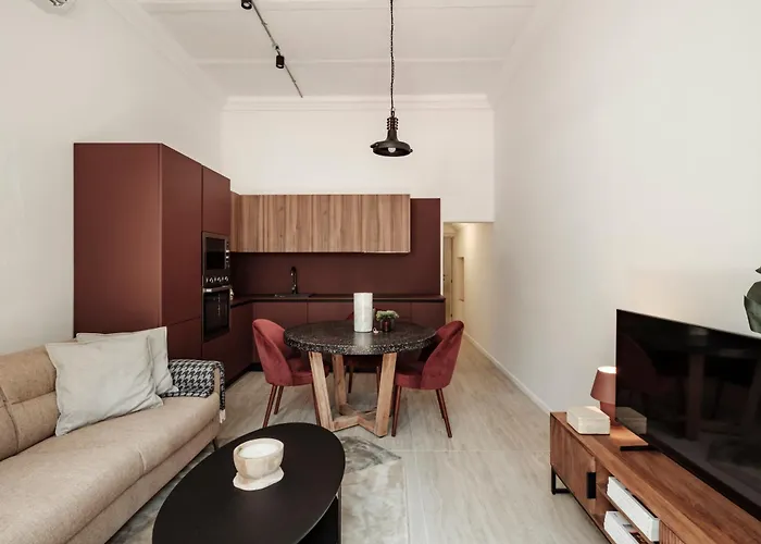 Apart-hotel Ellul Living 4*