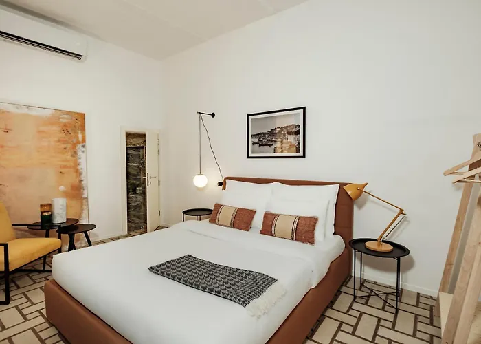 Apart-hotel Ellul Living 4*